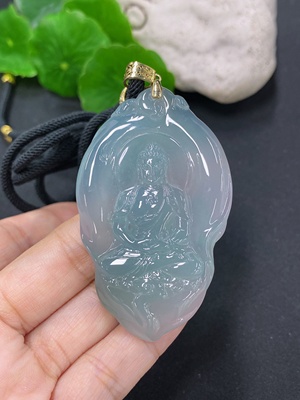 F41906510 翡翠佛光普照挂件 18k金扣头，其余非金 货品含绳重约31.77g  有收藏证书，锐光作品