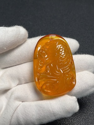 C30446294 Amber Beeswax Pendant, Total Weight Approx. 11.04g, Colorless Film Coated