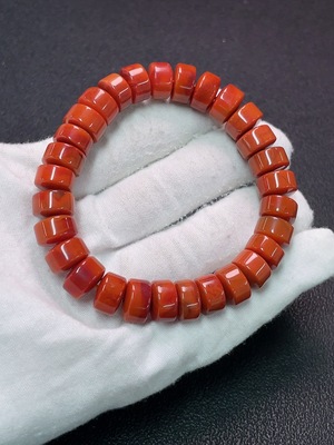 C34990519 Red Agate Bracelet with Visible Organic Matter, Total Weight Approx. 46.97g, Size About 11.3mm