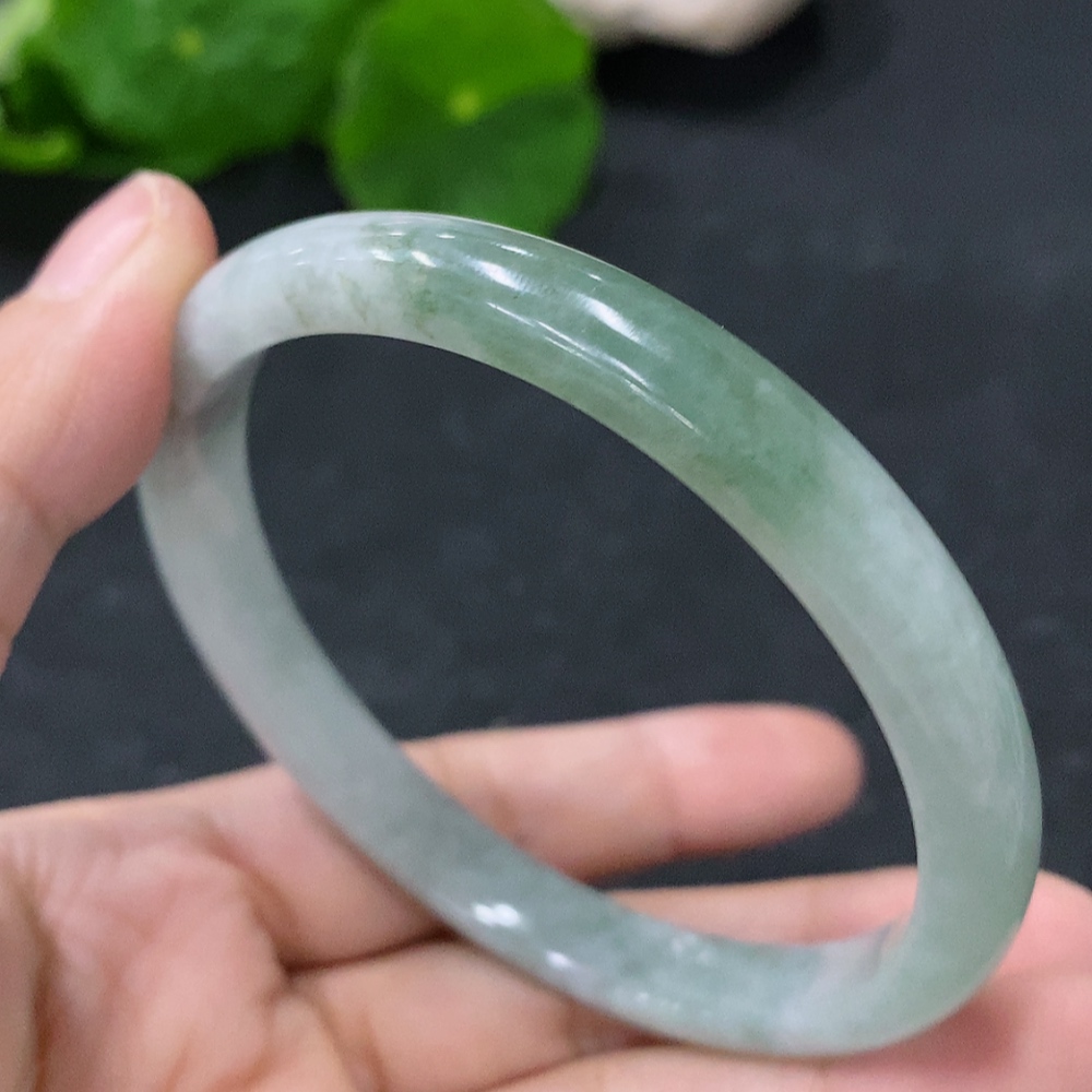 F31661628 Jadeite Round Bangle Bracelet, Inner Diameter 56.8mm, Total Weight Approximately 26.9g
