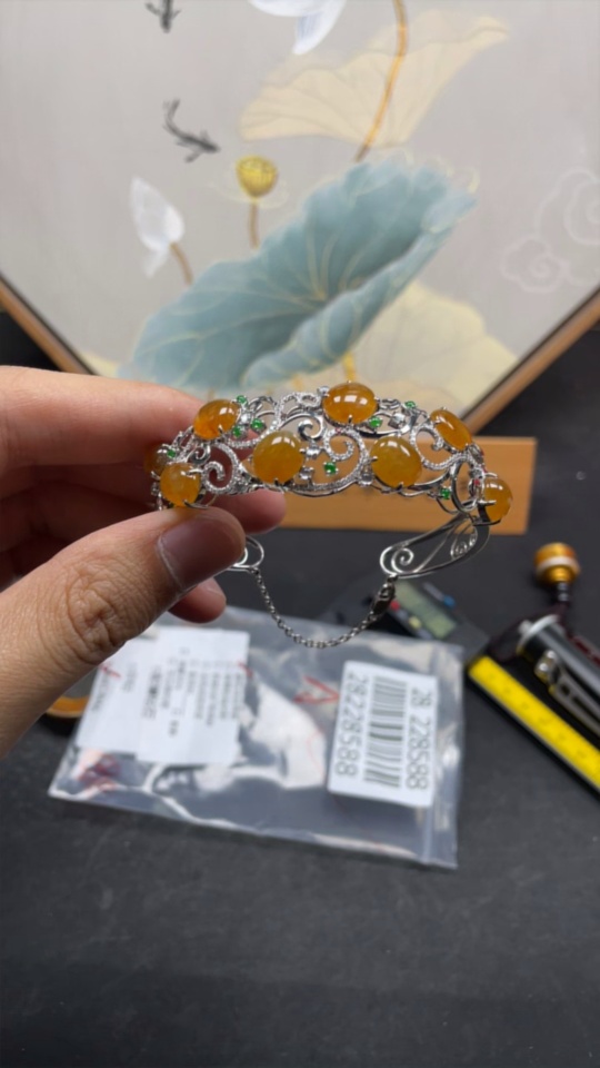 F28228588 Jadeite Inlay 18k Gold Setting Red Marked Non-Diamond Color Origin Undetermined Total Weight Approx. 24.64g