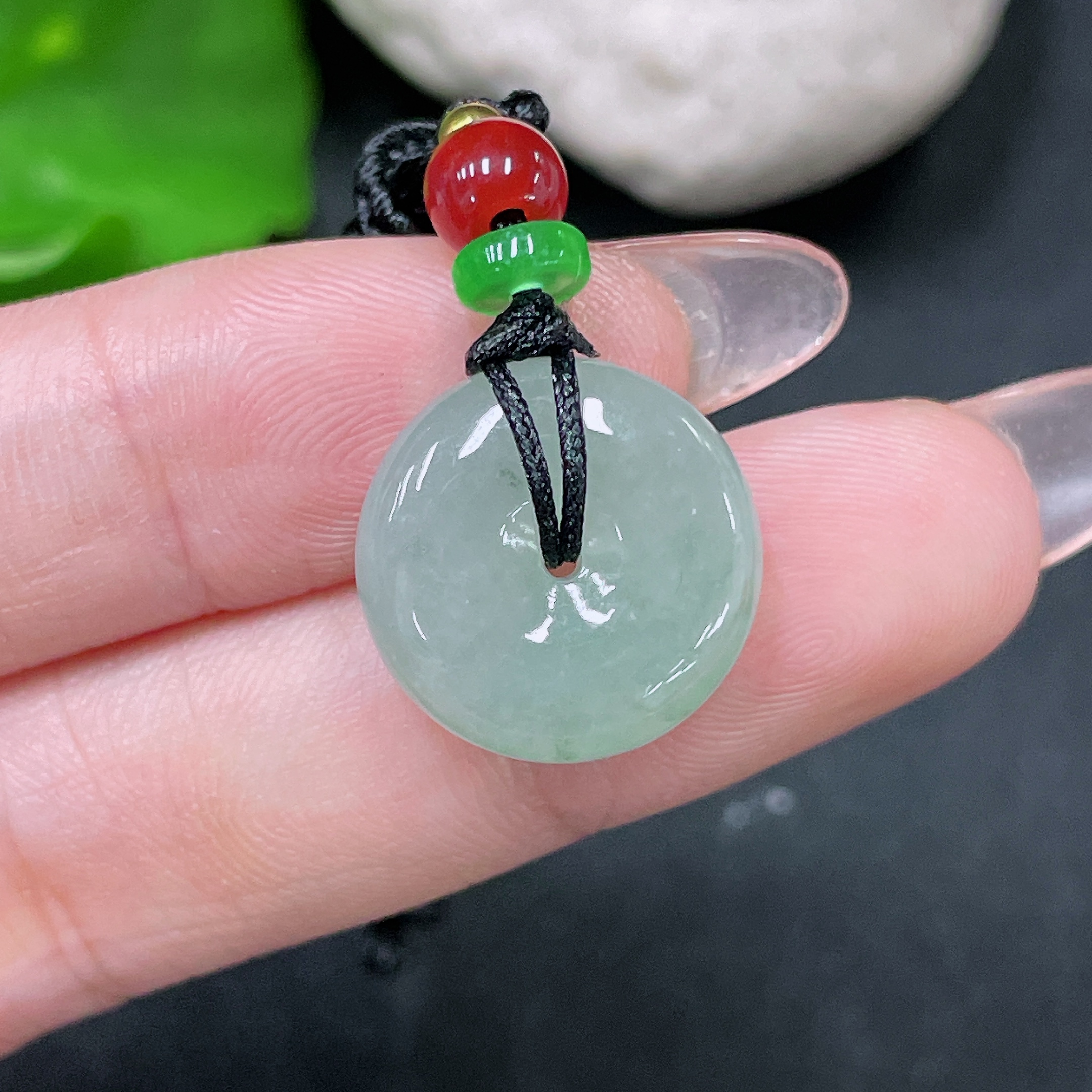 F34019978 Jadeite Pendant Peace Ring with Non-A Grade Beads, Including Rope, Total Weight Approx. 5.31g