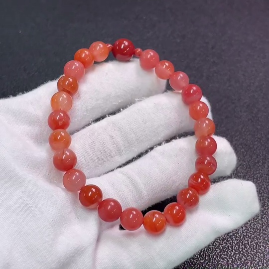 C33890636 Red Agate Bracelet with Visible Organic Matter, Non-Natural Accent Stones, Total Weight Approx. 19.23g, Size 7.8mm (Including Impurities)