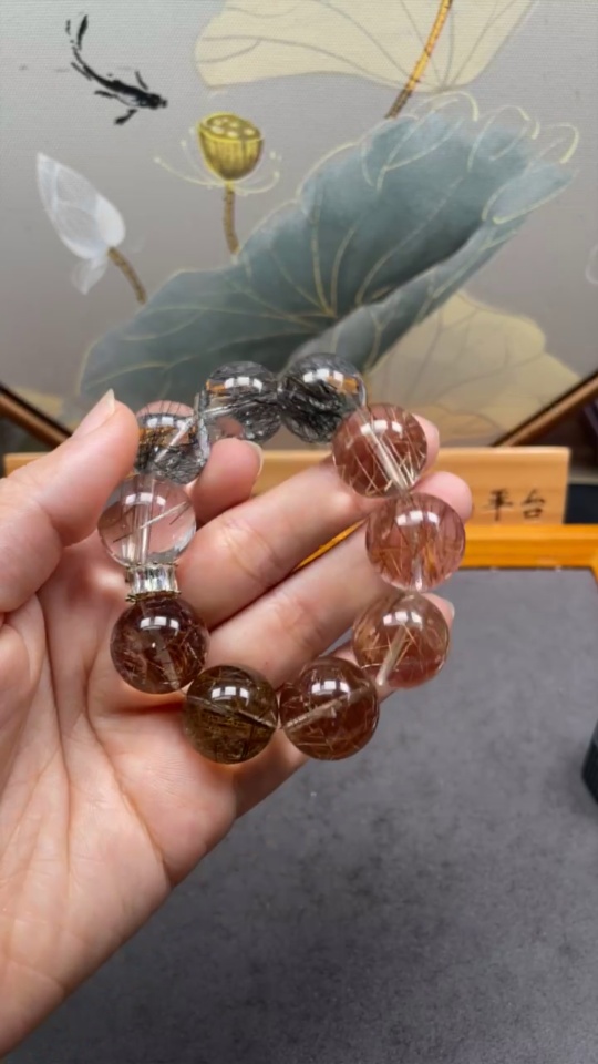 C44312777 Crystal Bracelet with Visible Organic Matter, Non-Gold, Total Weight Approx. 86.62g, Size 18-18.7mm