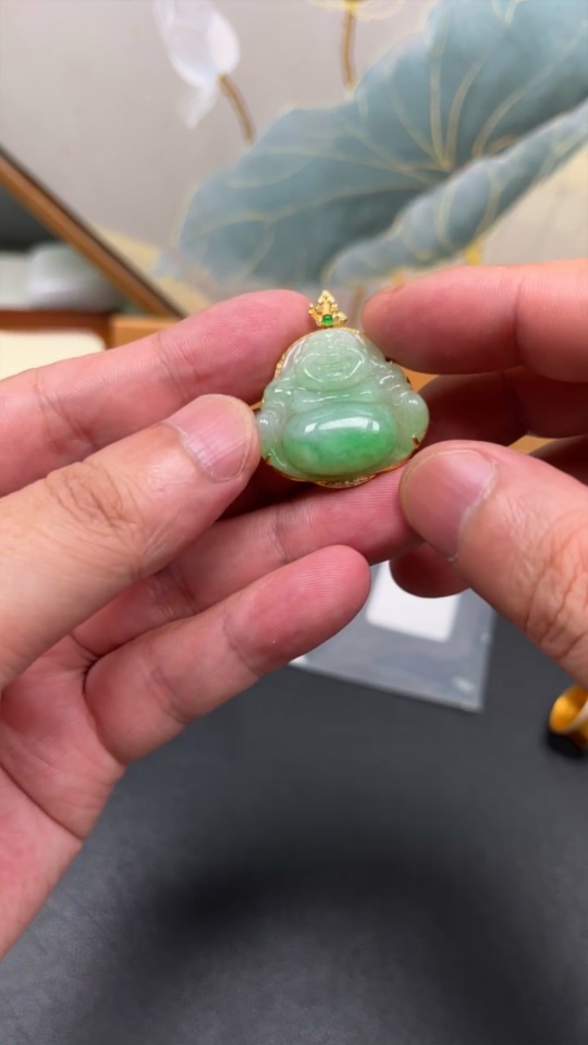 F31588644 Jadeite Buddha Pendant with 18K Gold and Diamond Accents, Total Weight Approx. 7.37g