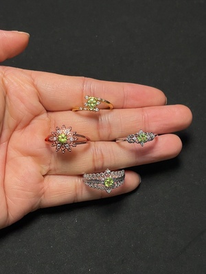 C43207993 橄榄石戒指 非金 非钻 活口 货品总重约7.4g 一手走
