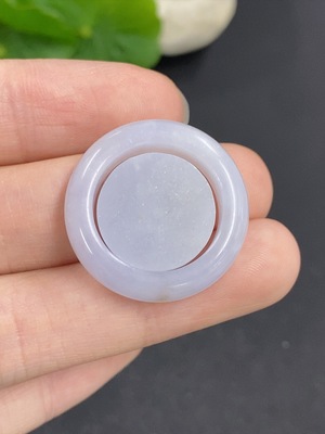 F41932564 翡翠子母扣挂件 货品总重量约8.3克