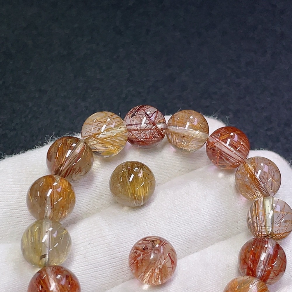 C30568319 Crystal Bracelet + Loose Beads Total Weight Approx. 31.88g Sell as a Lot 4 pcs