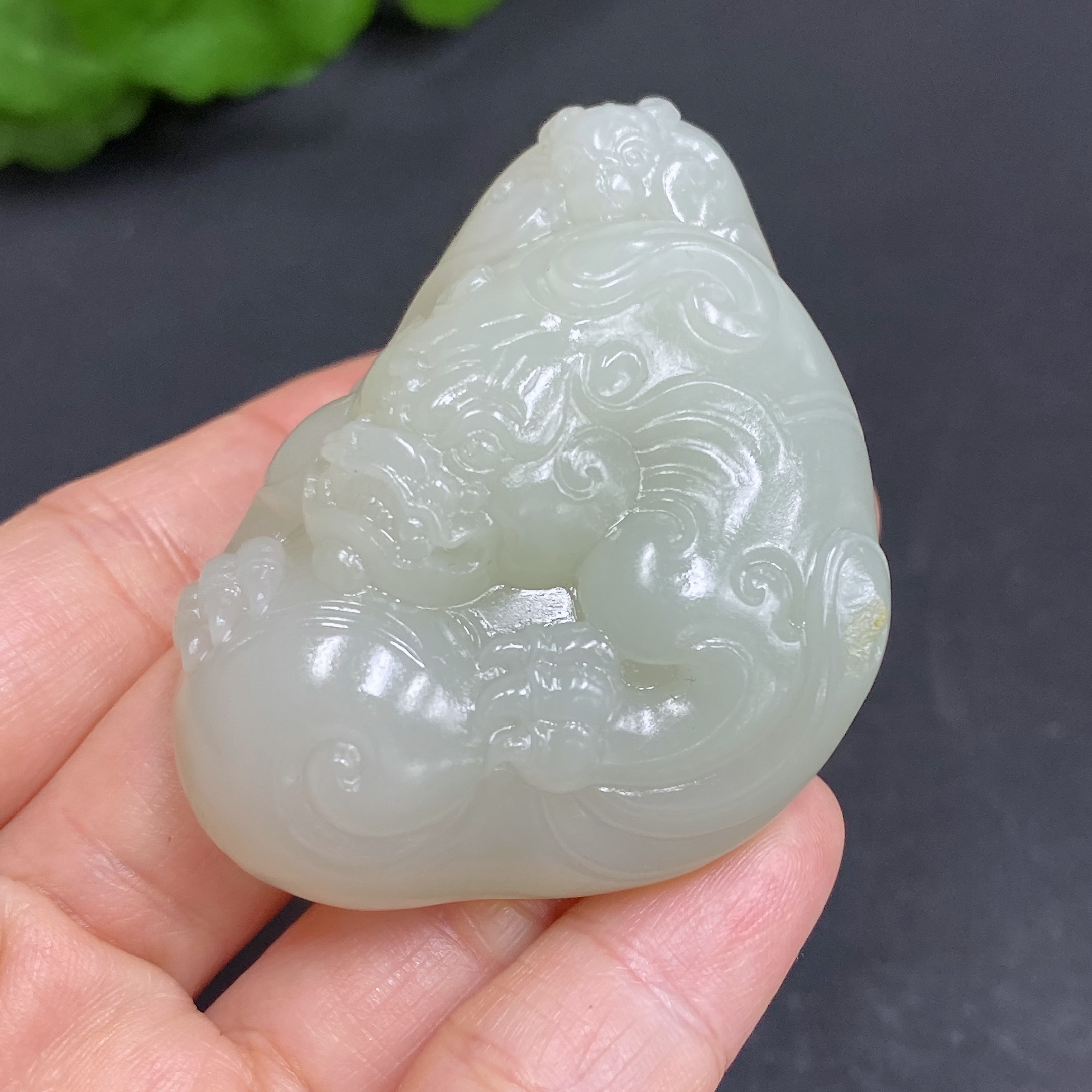 H29406001 Hetian Jade Pendant, Auspicious Beast, Total Weight Approx. 55.7g, Undetermined Skin Color Origin, Collection Card