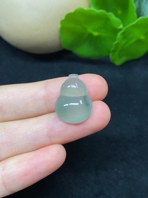 F45338215 翡翠葫芦 总重约2.35g