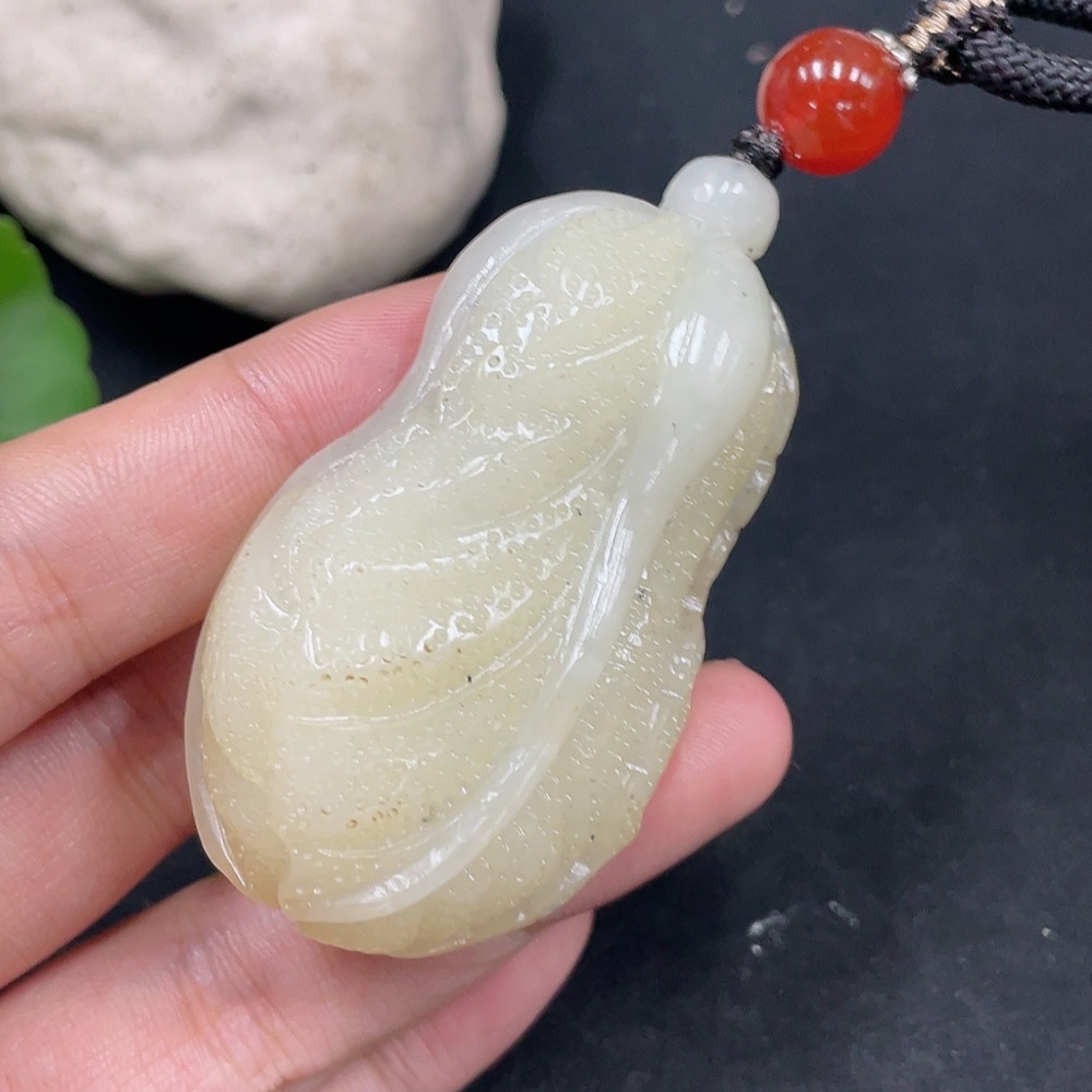 H30537787 Hetian Jade Pendant  Chinese Cabbage