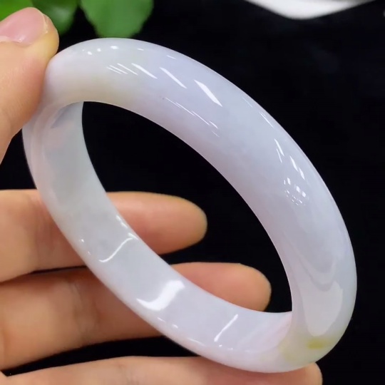 F34974240 Jadeite Round Bangle Size 59.8 Total Weight Approx. 64.2g Yellow Part Color Origin Undetermined