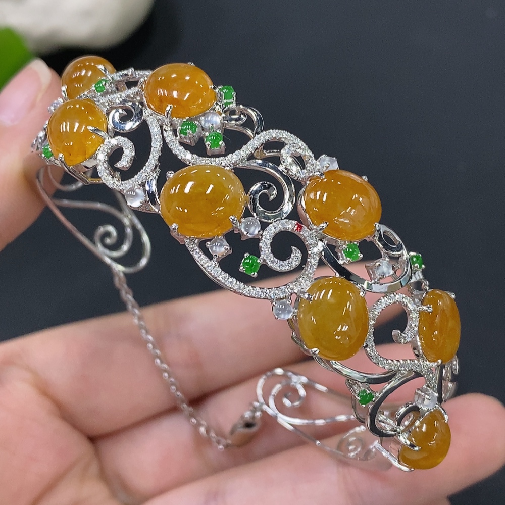 F28228588 Jadeite Inlay 18k Gold Setting Red Marked Non-Diamond Color Origin Undetermined Total Weight Approx. 24.64g