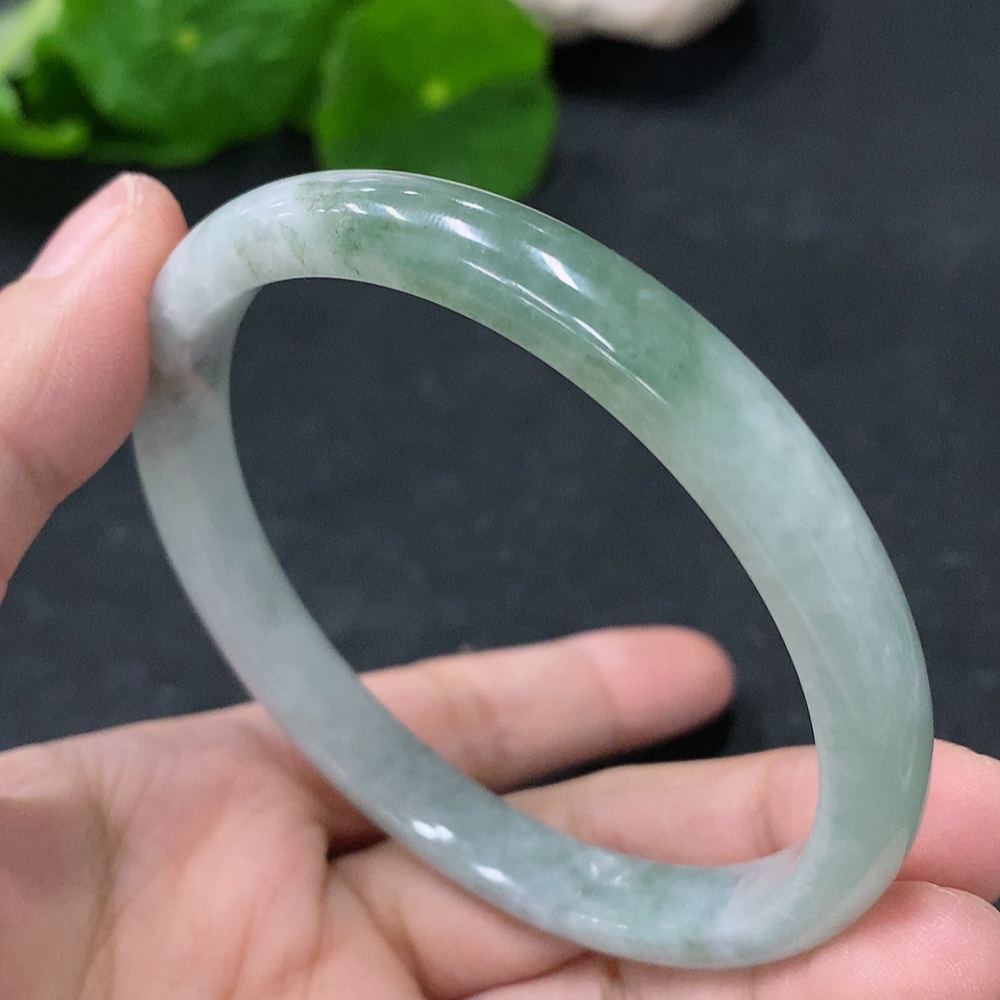 F31661628 Jadeite Round Bangle Bracelet, Inner Diameter 56.8mm, Total Weight Approximately 26.9g