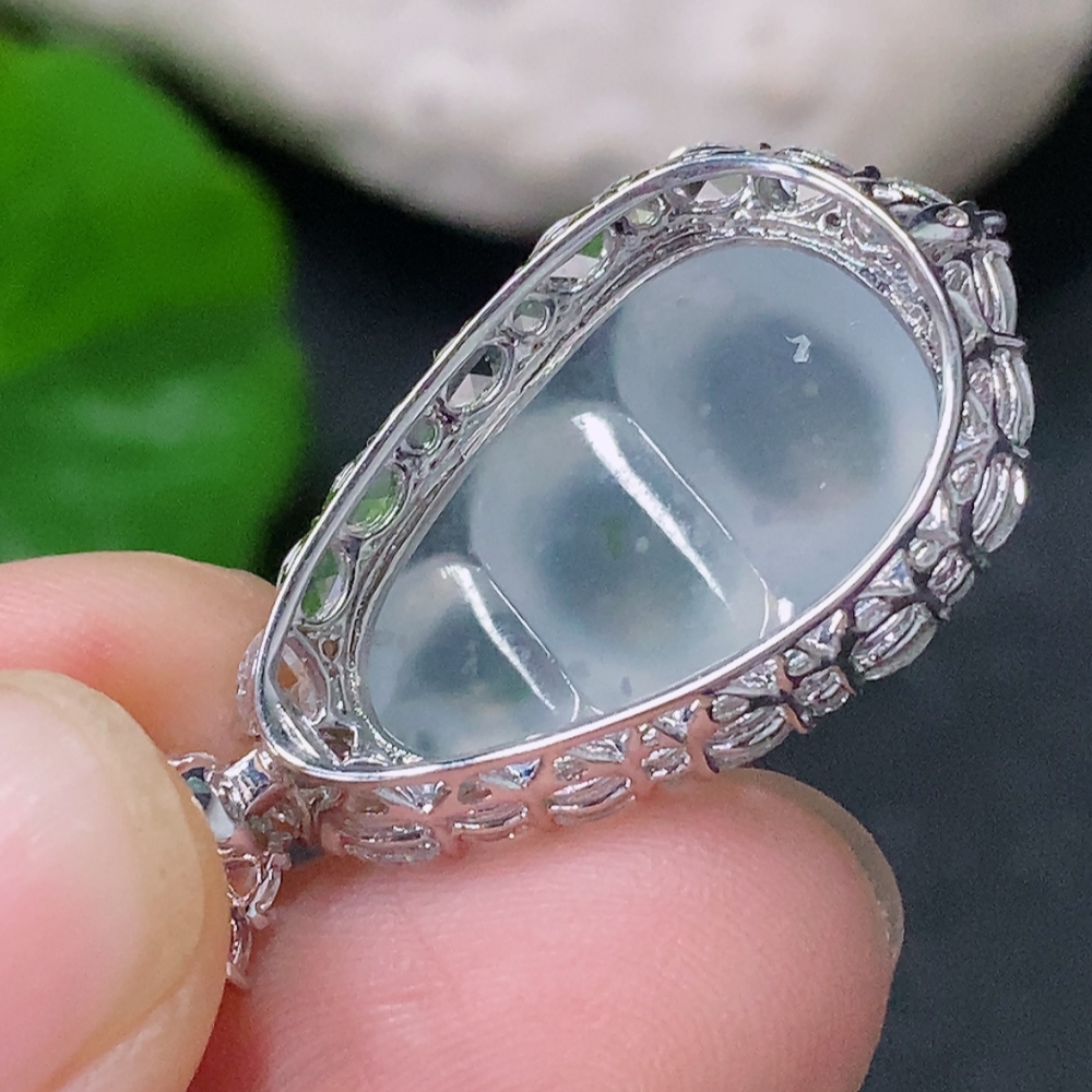 F33912634 Jadeite Mung Bean Pendant with 18k Gold and Diamond Accents, Total Weight Approx. 6.25g