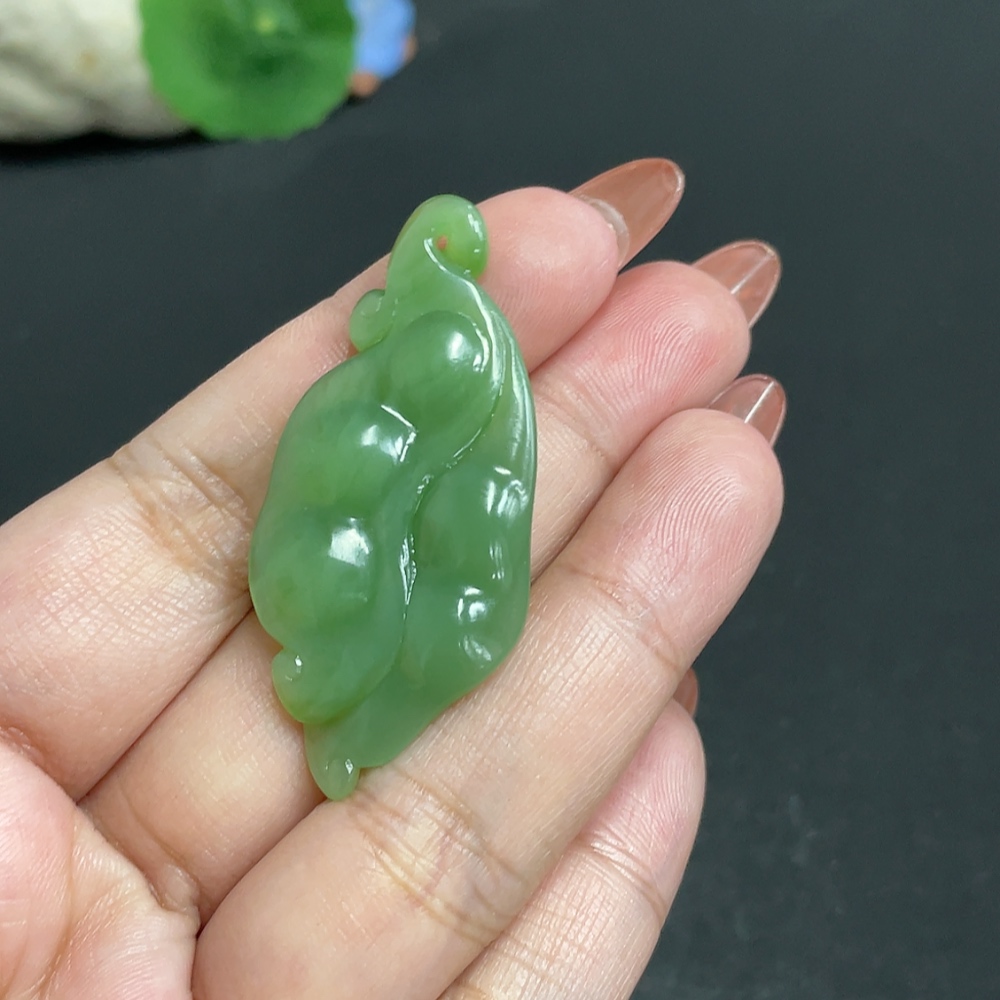 H34004203 Hetian Jade Jasper Pendant    Lucky Bean   Total Weight: Approx. 8.9g