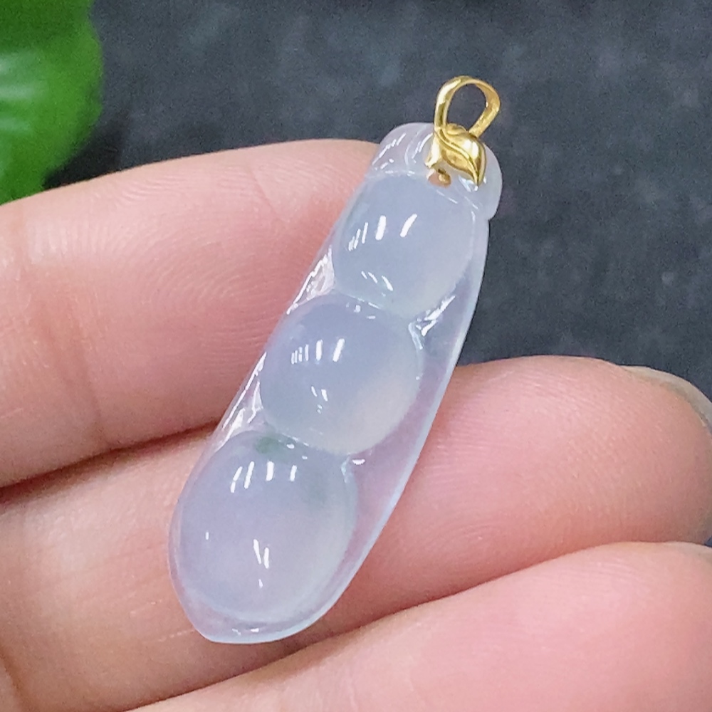 F33930288 Jadeite Lucky Bean Pendant with 18K Gold Clasp, Total Weight Approx. 2g