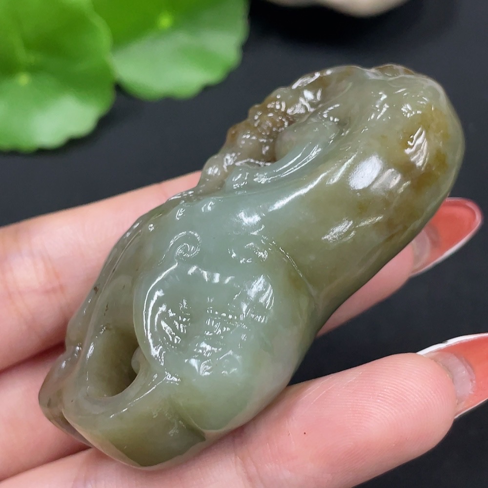 H34017327 Hetian Jade Pendant, Auspicious Beast, Total Weight Approx. 79.6g