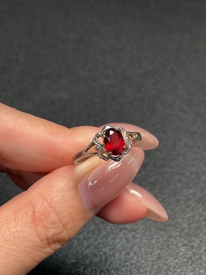 C34992487 Garnet Ring Non-Gold Total Weight Approx. 1.49g Size 14