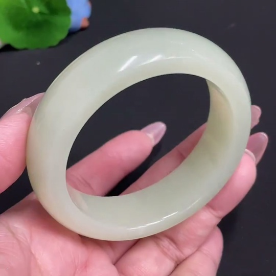 H26000114 Hetian Jade Round Bracelet Size 56.2 Total Weight Approx. 84.3g