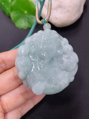 F41934492 翡翠挂件财神 货品总约重 含绳63.46g