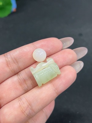 H41899415 岫玉(蛇纹石玉)挂件+蛋面  货品总重约5.2g