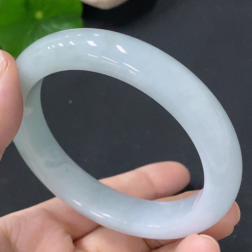 F33829309 Jadeite Regular Bangle