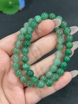 H41938838 非洲翠(独龙玉)手串 卡7.5mm左右 货品总重约33.6g