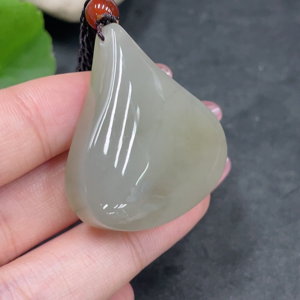 H33945092 Hetian Jade Pendant Free Form