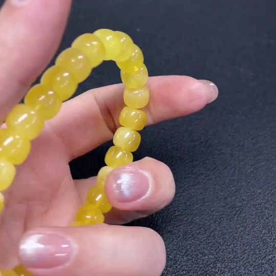 C28223215 Amber Beeswax Bracelet, Total Weight Approx. 9.80g, Size About 8.3mm