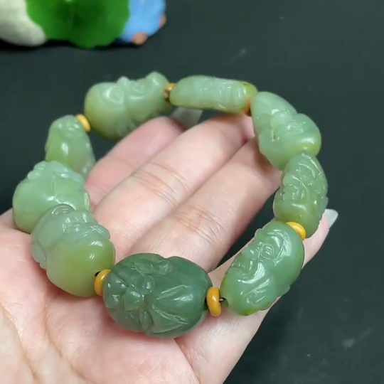 H27111726 Hetian Jade Arhat Bracelet (18 Arhats)