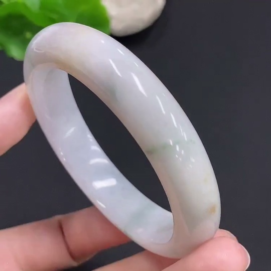 F31625257 Jadeite Regular Bangle, Total Weight Approx. 62g, Inner Diameter 57.5