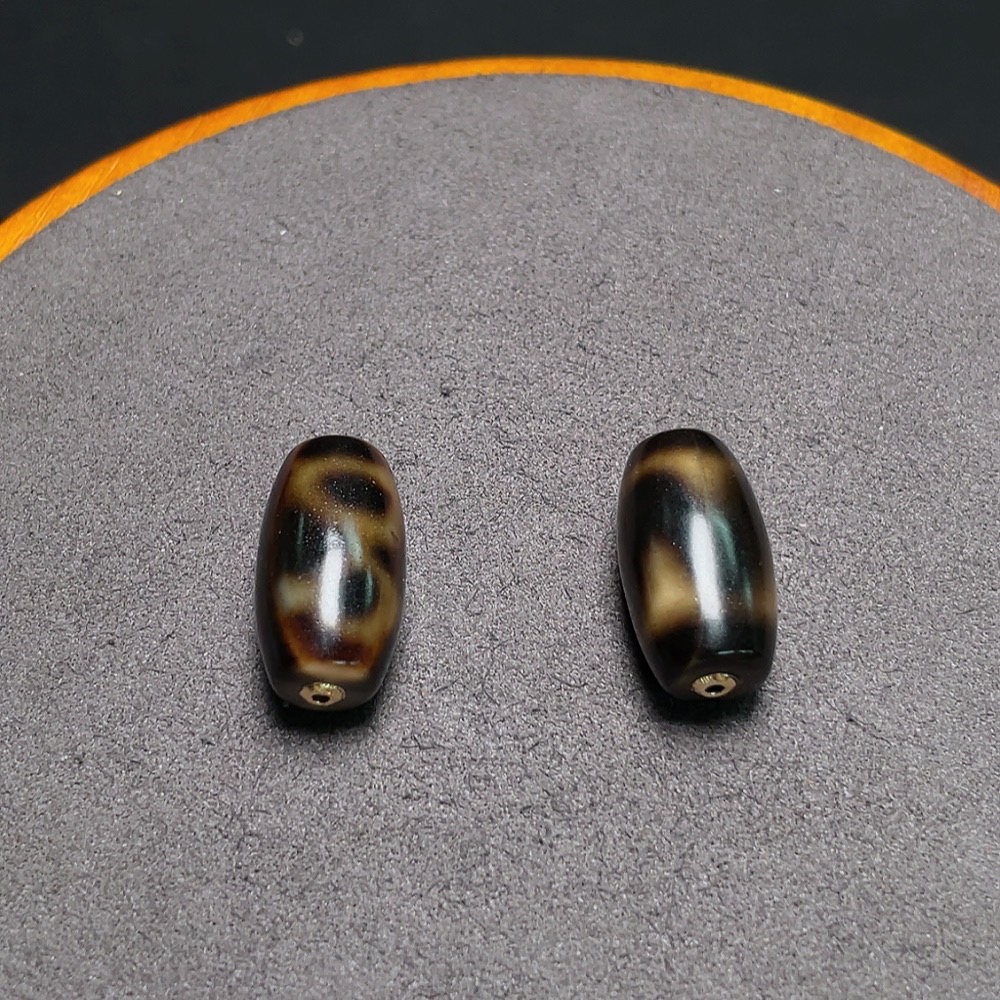 W33843635 Dzi Bead Pendant 50% Gold Content Total Weight Approx. 7.2g Sell as a Lot