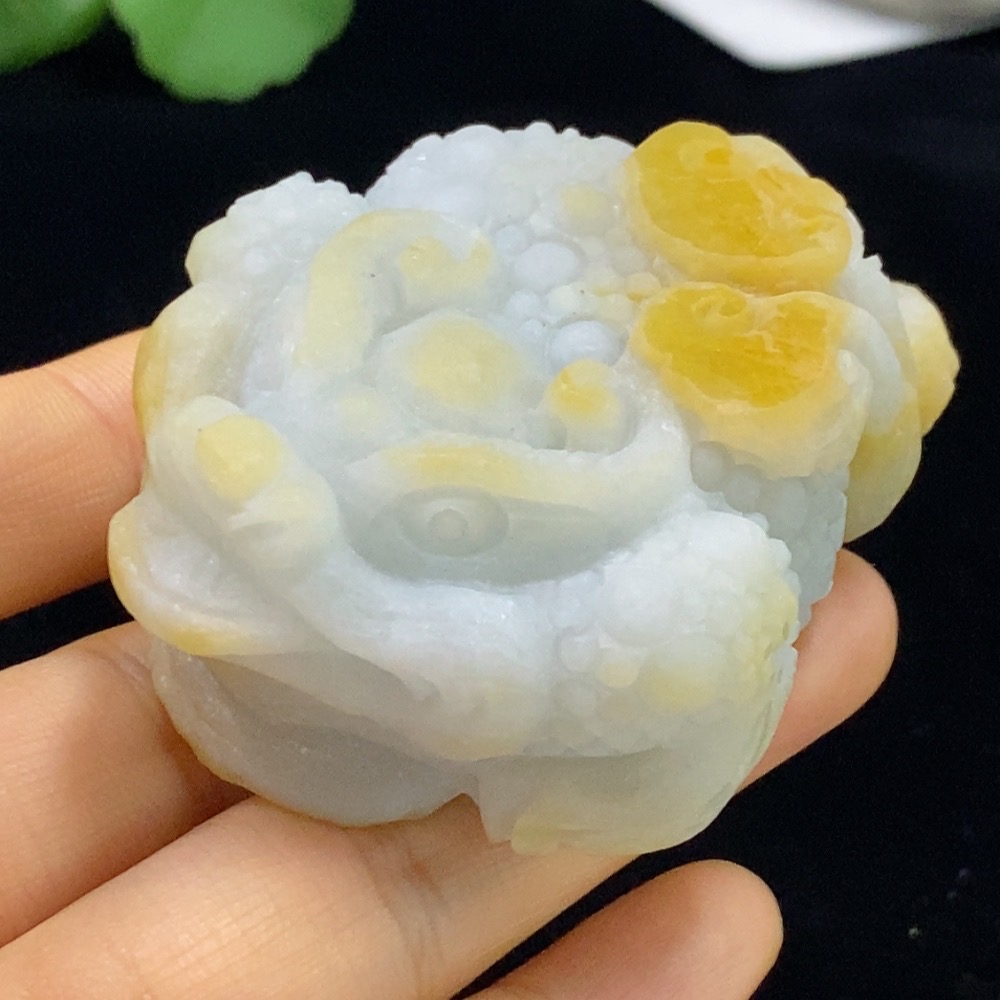 F34074959 Jadeite Rough Three-Legged Golden Toad Pendant Total Weight Approx. 129.01g