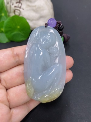 F46594257 翡翠挂件 货品总重量约56.3克（含绳重）配珠非翡翠