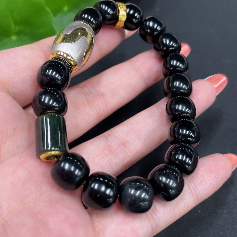 H34026919 Hetian Jade Bracelet, Approx. 10.7mm, Total Weight Approx. 42.2g, Color Origin Undetermined, Non-Gold