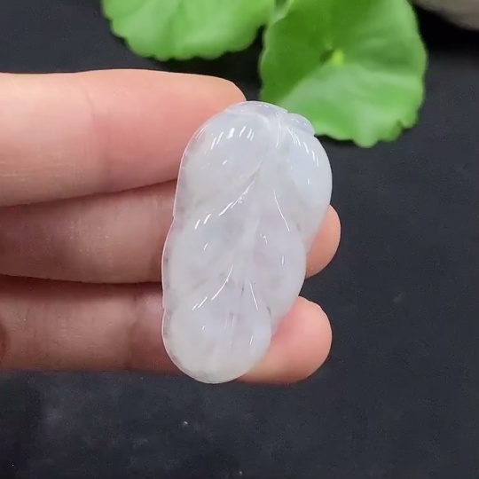 F29427108 JadeiteLeaf Pendant Total Weight Approximately 6.5g