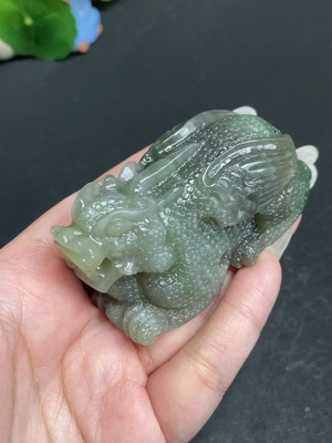 H28273469 和田玉手把件    飞天貔貅    货品总重约167.3g