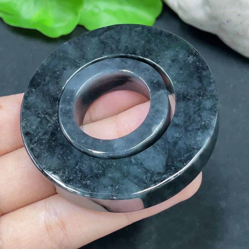 F31673259 JadeitePendant Mother-and-Child Toggle