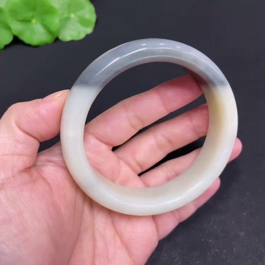 H34052074 Hetian Jade Round Bracelet Size 60.5 Total Weight Approx. 77.8g