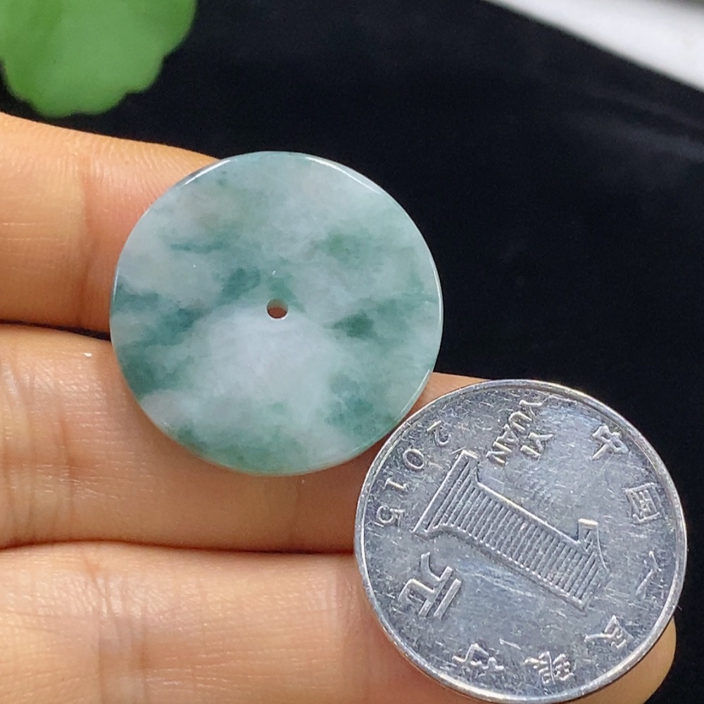 F34975186 Jadeite Peace Knot Pendant Total Weight Approximately 5.35g