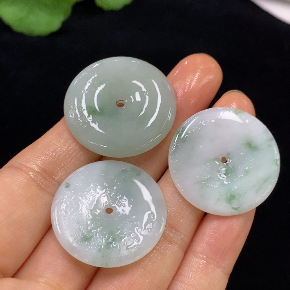 F31639371 Emerald Pendants Wholesale Set