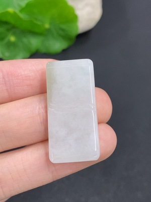 F41925759 翡翠节节高升挂件 货品总重量约5.4克