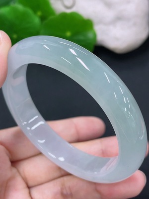 F41934230 翡翠正圈手镯 圈口52.5mm 货品总约重46.6g
