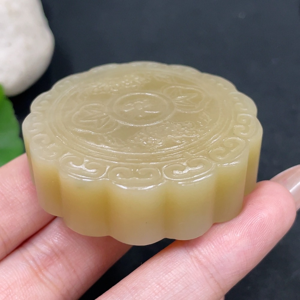 H32706488 Hetian Jade Pendant  Moon Cake  Total Weight: Approx. 78.1g