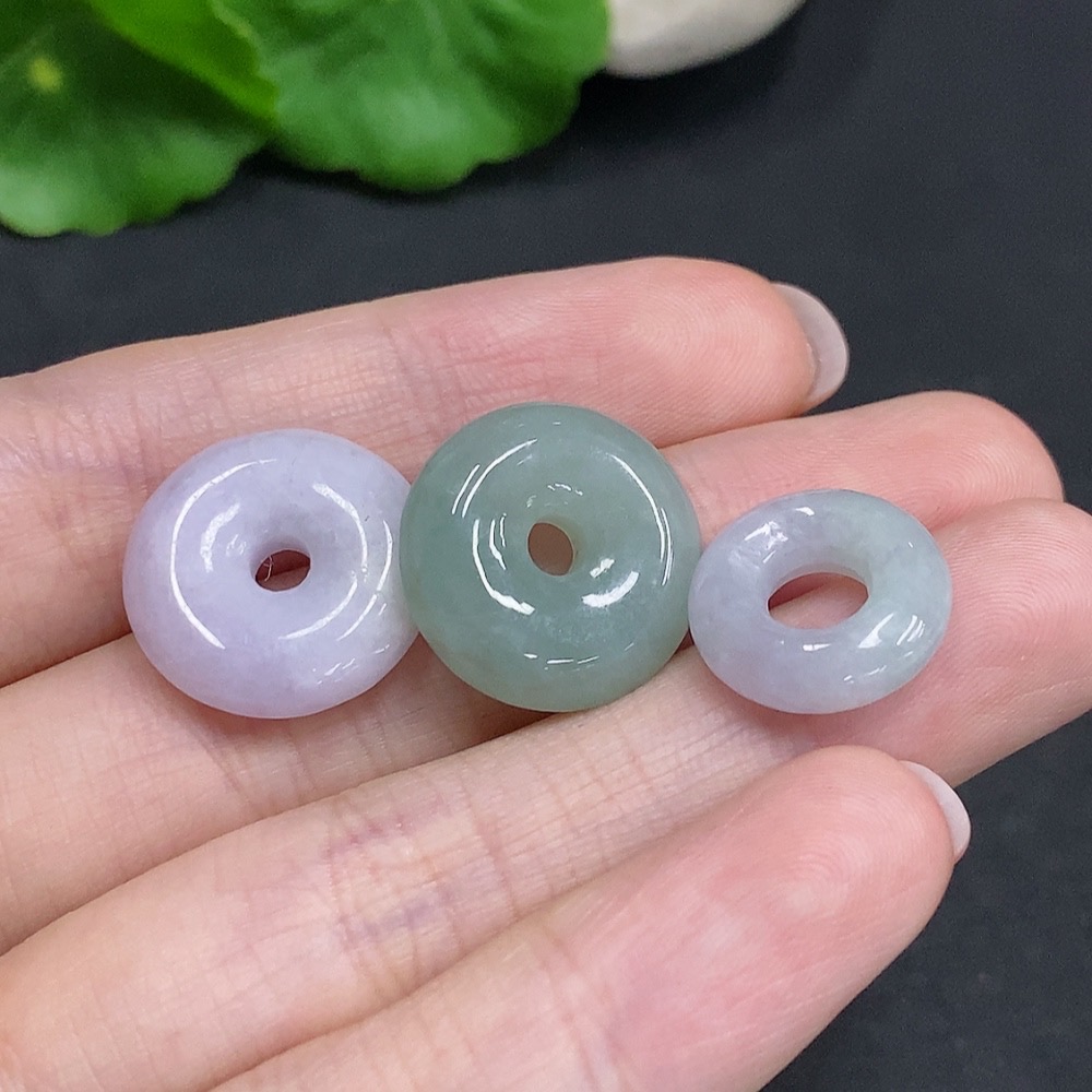 F34002927 Jadeite Pendants Sell as a Lot