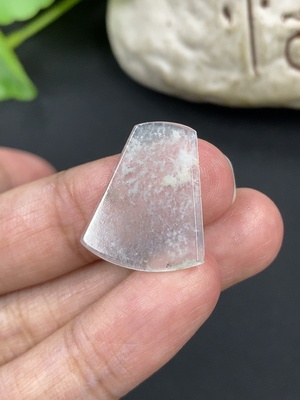 F46596431 翡翠无事牌镶嵌件 货品总重约1g