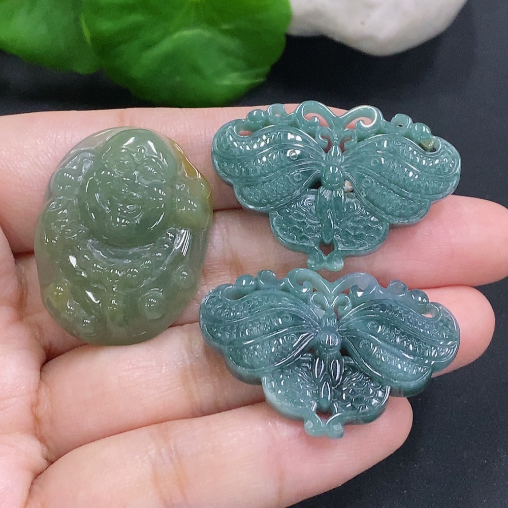 F33882919 Jadeite Pendant Sell as a Lot