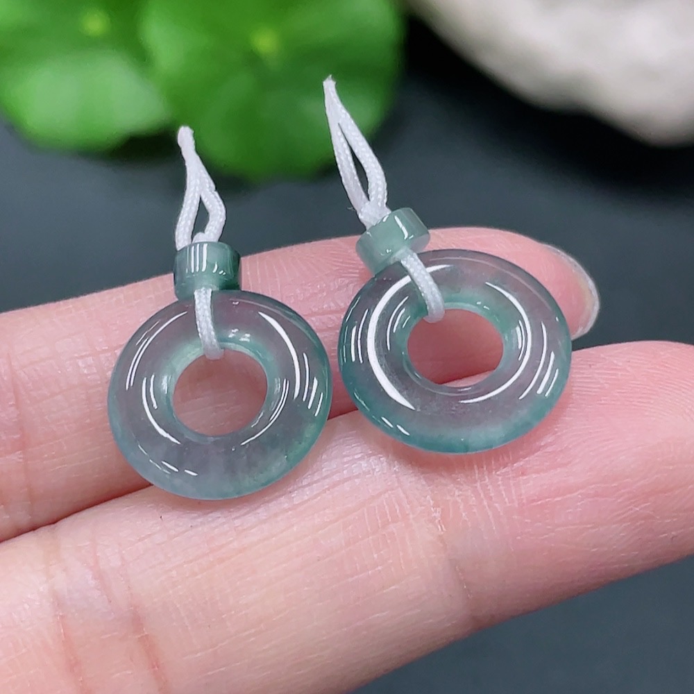 F21420554 Jadeite Donut Pendant