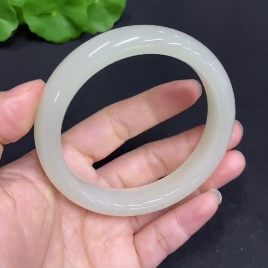 H32795383 Hetian Jade Round Bracelet Size 58 Total Weight Approx. 55.3g